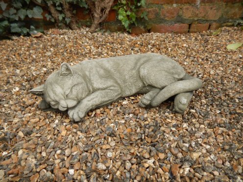 KA167 Large Sleeping Cat
